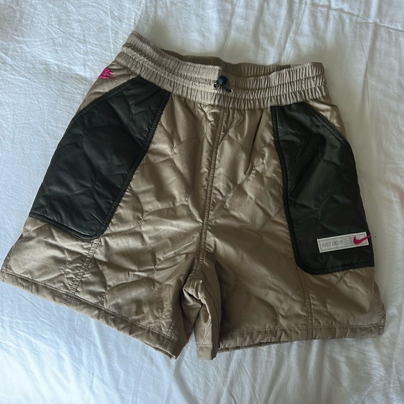 Nike shorts size small - Picture 1 of 6